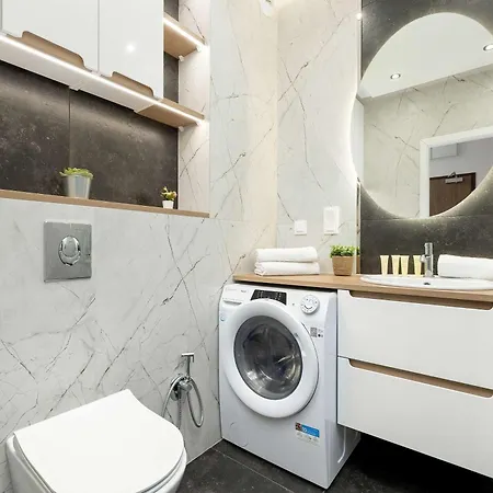 Stylish Near The Bonarka Shopping Center In Cracow By Renters Διαμέρισμα *