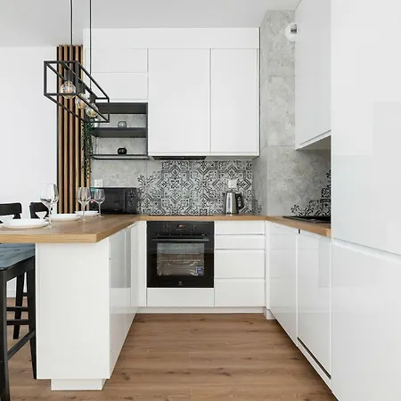 Stylish Near The Bonarka Shopping Center In Cracow By Renters דירה