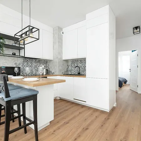 Stylish Near The Bonarka Shopping Center In Cracow By Renters דירה