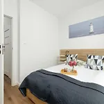 Lägenhet Stylish Near The Bonarka Shopping Center In Cracow By Renters Kraków